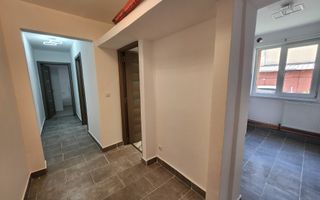 De vanzare apartament 2 camere, Centru - Poză 5