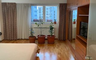 De vanzare Apartament 3 camere Matei Basarab, Calarasi, Central - Poză 1