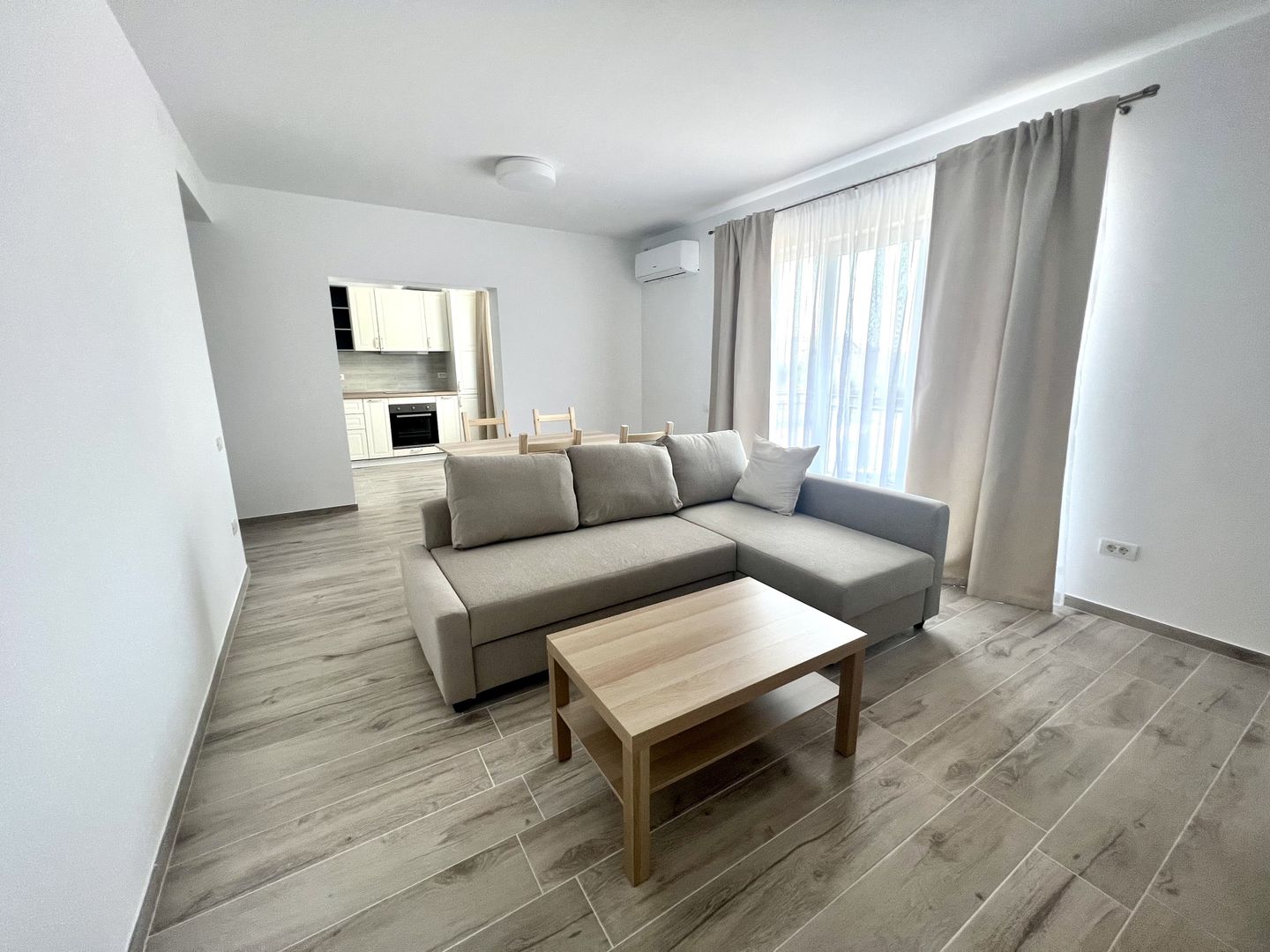 APARTAMENT CU LOC DE PARCARE - Poză 2