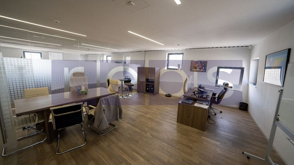 VANZARE -CLADIRE DE BIROURI - ARHITECTURA EXCEPTIONALA - Poză 16