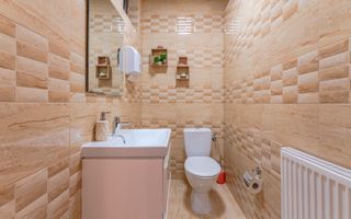 Pensiune Râșnov, 13 camere plus locuință proprietar, zonă Cetate - Poză 14