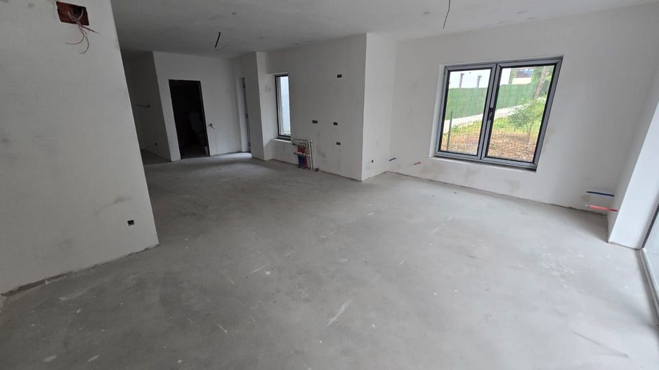 Apartament  cu 2 camere 49,35 mp + 21,35 mp terasele + loc de parcare - Busteni - Poză 2