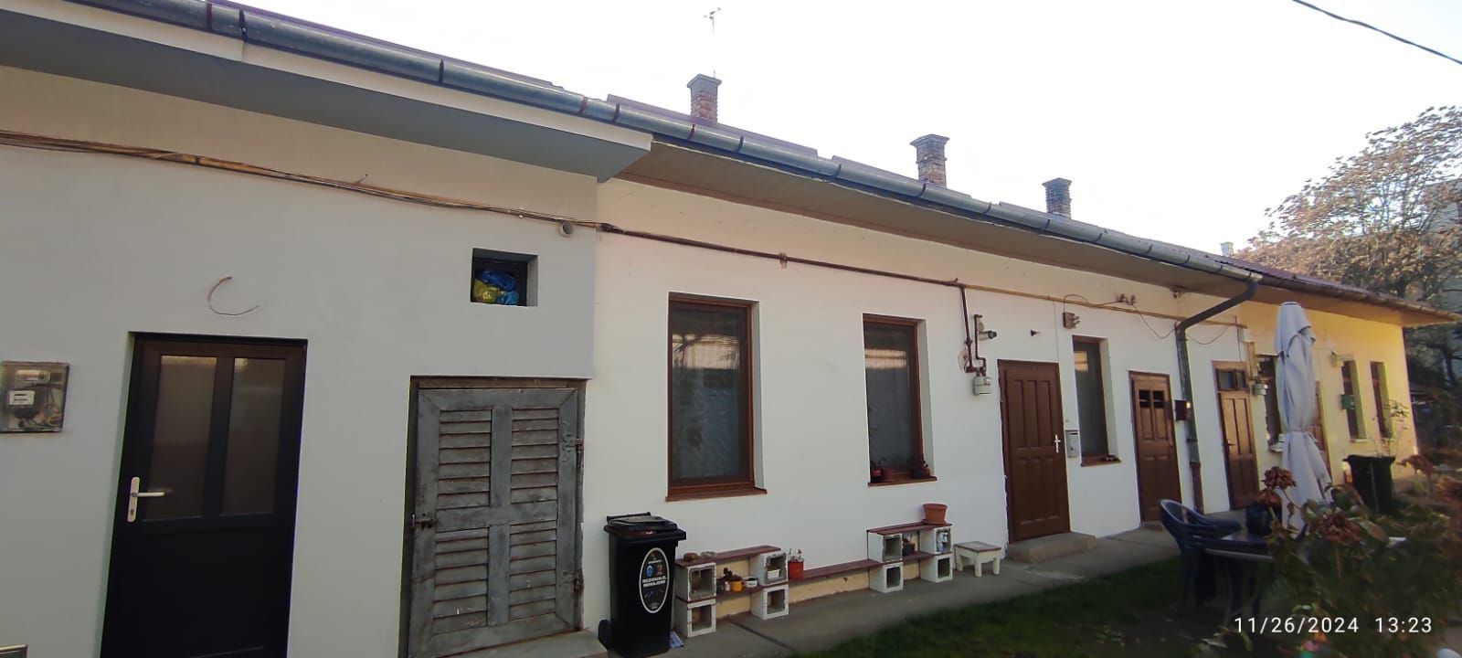 De vanzare! Apartament spatios la curte, zona centrala - Poză 1