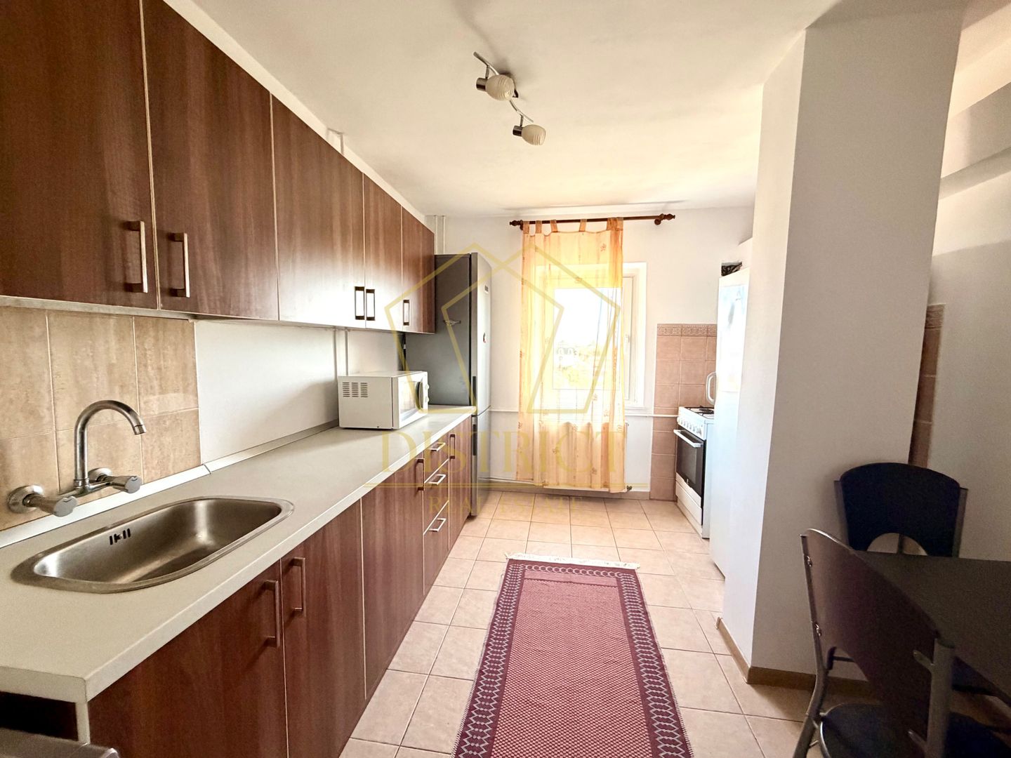 Apartament decomandat cu 2 camere | Steaua - Poză 1