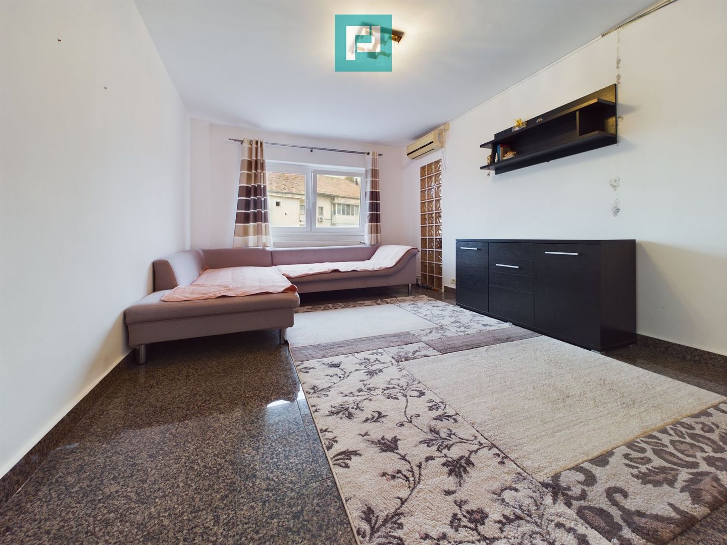 Apartament cu 3 camere în Alfa - Poză 4