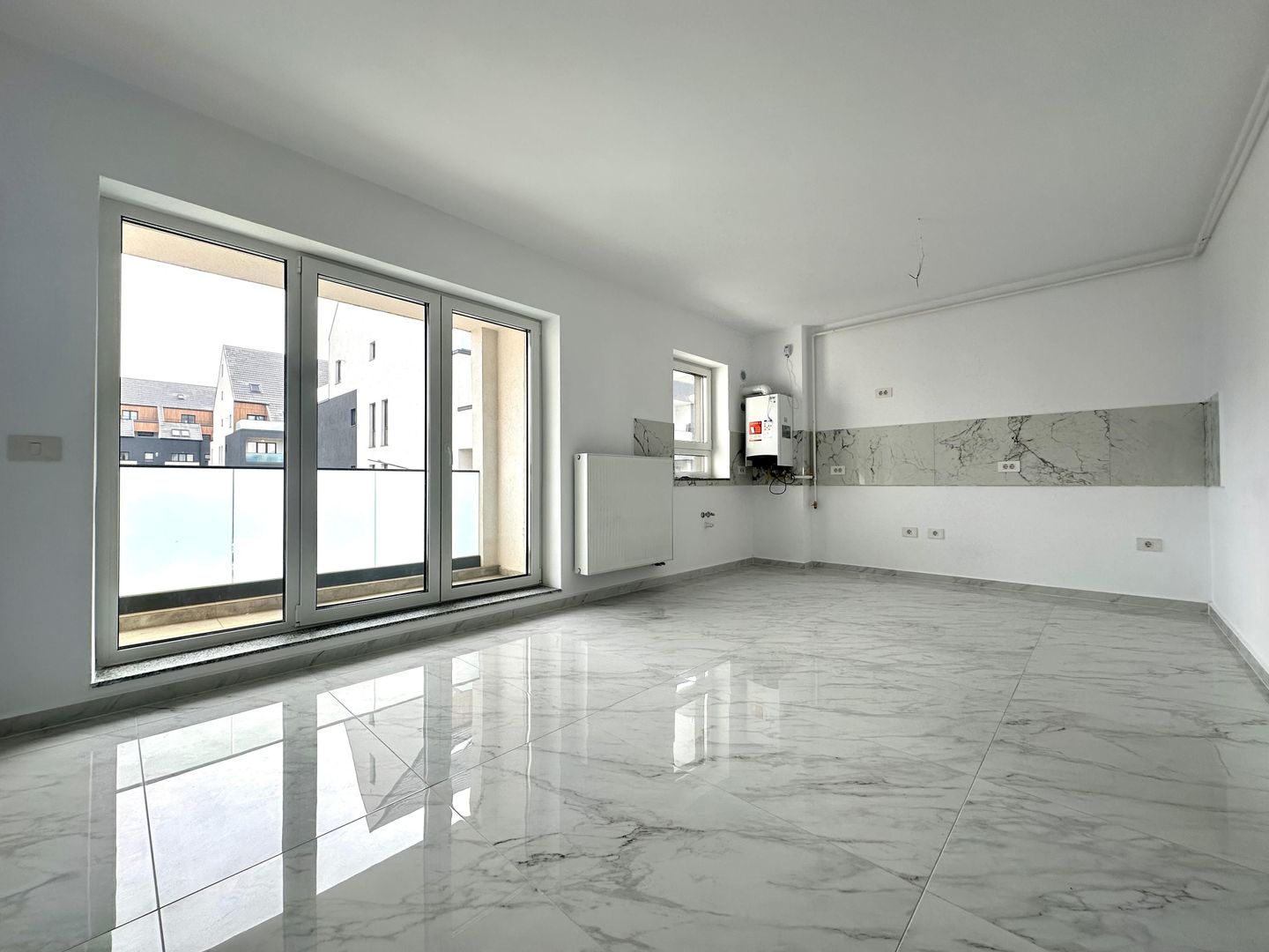 Apartament 3 camere, nemobilat | Parcare  + boxă - Poză 1