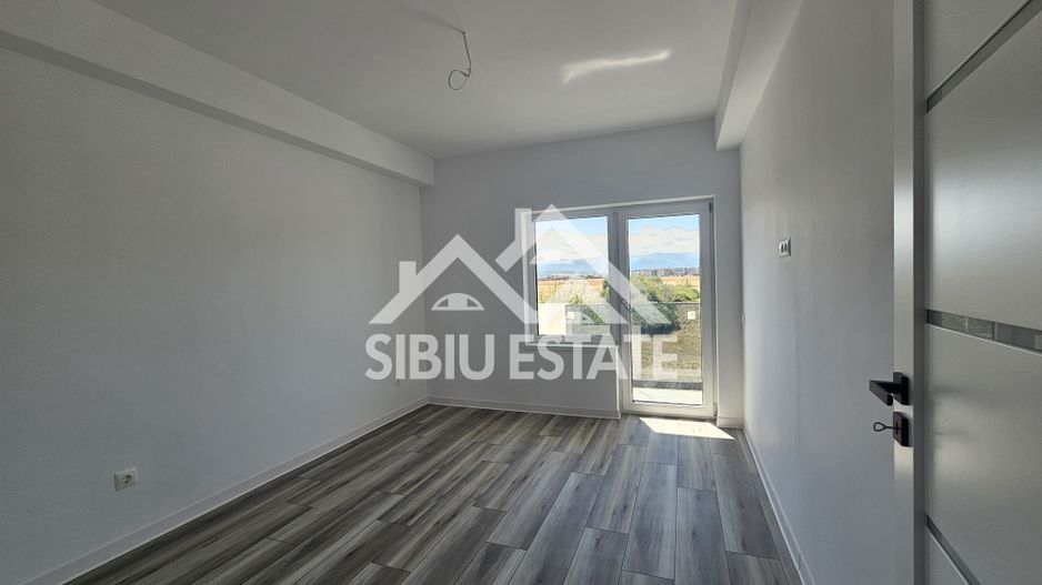 Apartament 3 camere LA CHEIE - Poză 3