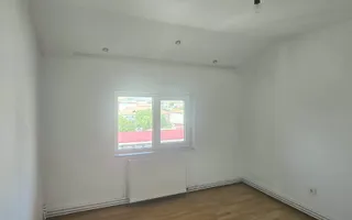 De vânzare apartament 2 camere decomandat | Zona 8 Mai - Poză 17