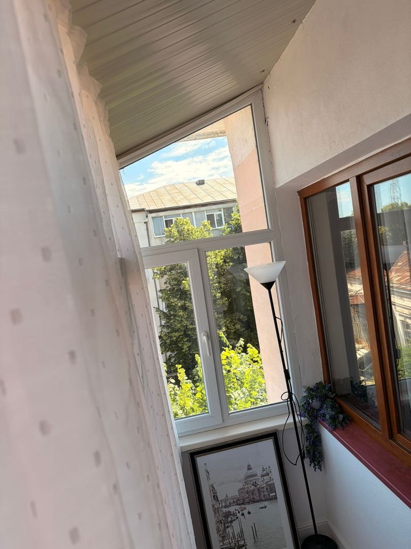 De inchiriat apartament cu 2 camere zona centrala - Poză 9