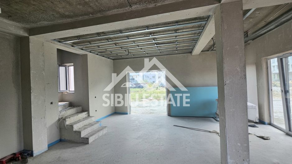 Casa noua 4 camere Selimbar central - Poză 12