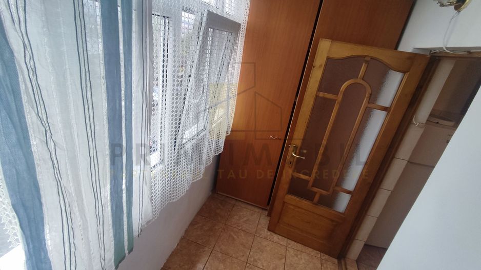 3 Camere, Decomandat Nicolina / Prima Statie din Podu Ros - Poză 12