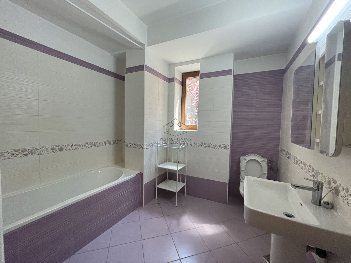 VILA CU 5 DORMITOARE IN COMPLEX REZIDENTIAL - Poză 9