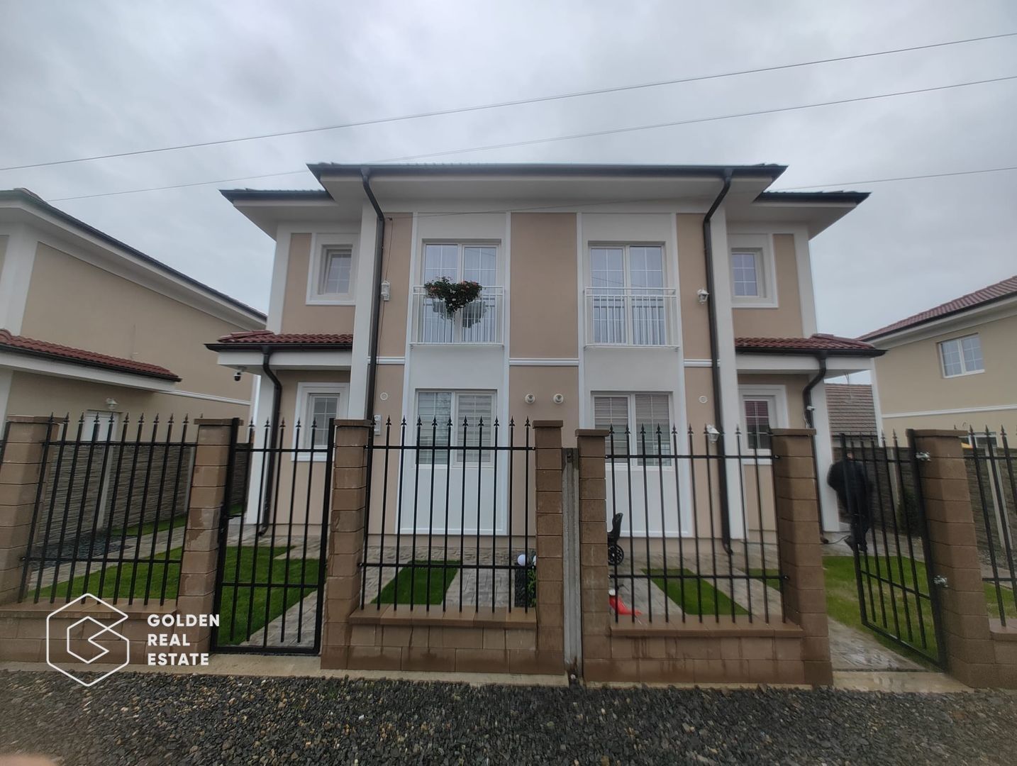 Jumatate de duplex in Sanandrei, Confort și Spatiu, Ideal pentru Familie - Poză 1