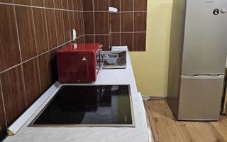 Garsoniera spatioasa la etaj intermediar, bloc cu Lift, Zona Broscarie - Poză 2