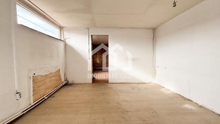 Spatiu de inchiriat 400MP Inaltimea de 4m Jucu de Mijloc - Poză 2