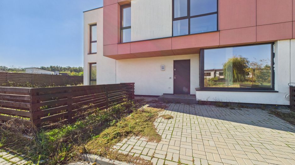 Casă modernă cu 3 dormitoare, curte și parcare – Corbeanca - Poză 1