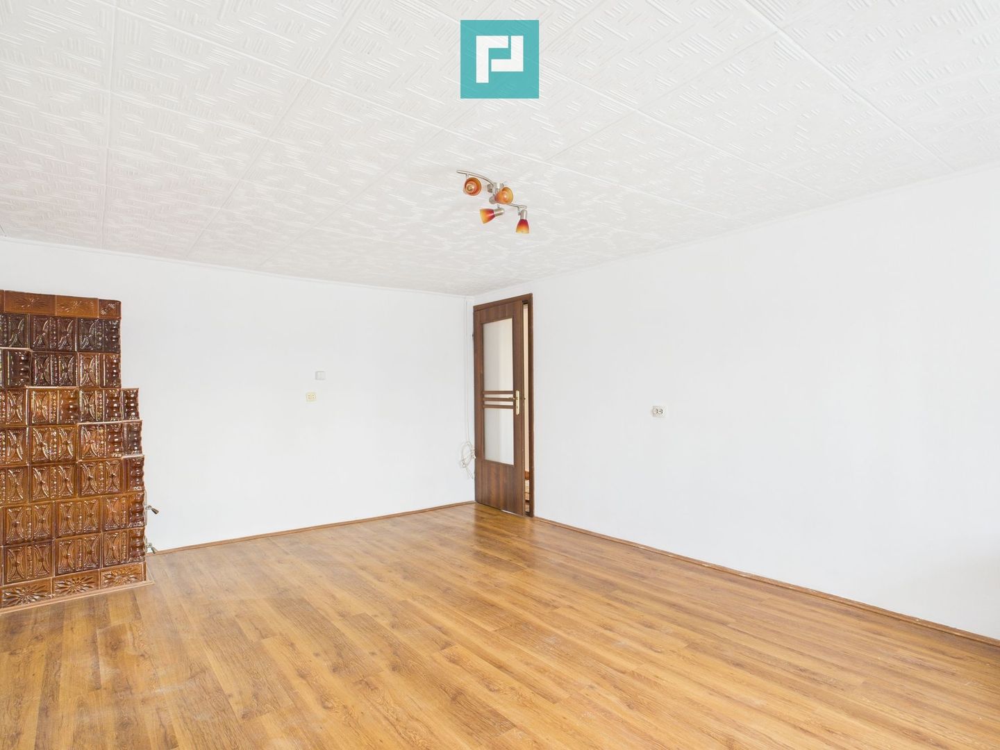 Casă cu teren 930 mp în Becicherecu Mic - Poză 7