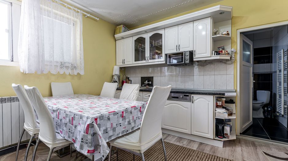 Casa in Micalaca - teren 457 mp - Garaj si Gradina - COMISION 0% - Poză 3