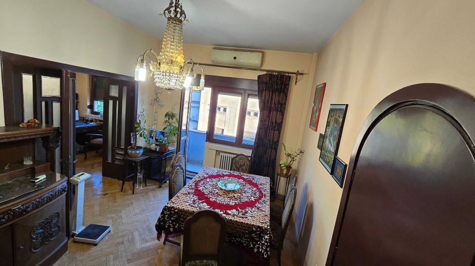 Apartament în bloc interbelic - 3 Camere - 2 balcoane - 203.000 € - Poză 1