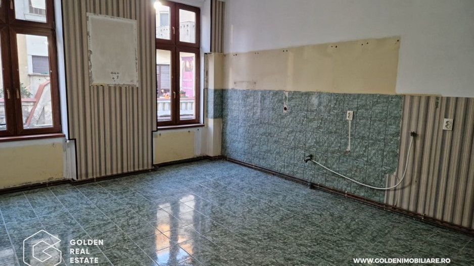 Apartament 3 camere, ultracentral, cladirea Catedralei Catolice - Poză 2