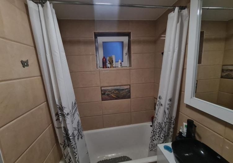 Apartament Micro 14 complet renovat - Poză 5