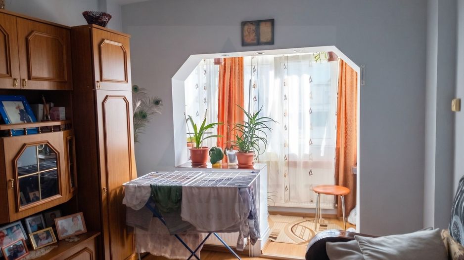 Apartament 2 camere decomandat 45 mp utili 2 pivnite Mihai Viteazul - Poză 1