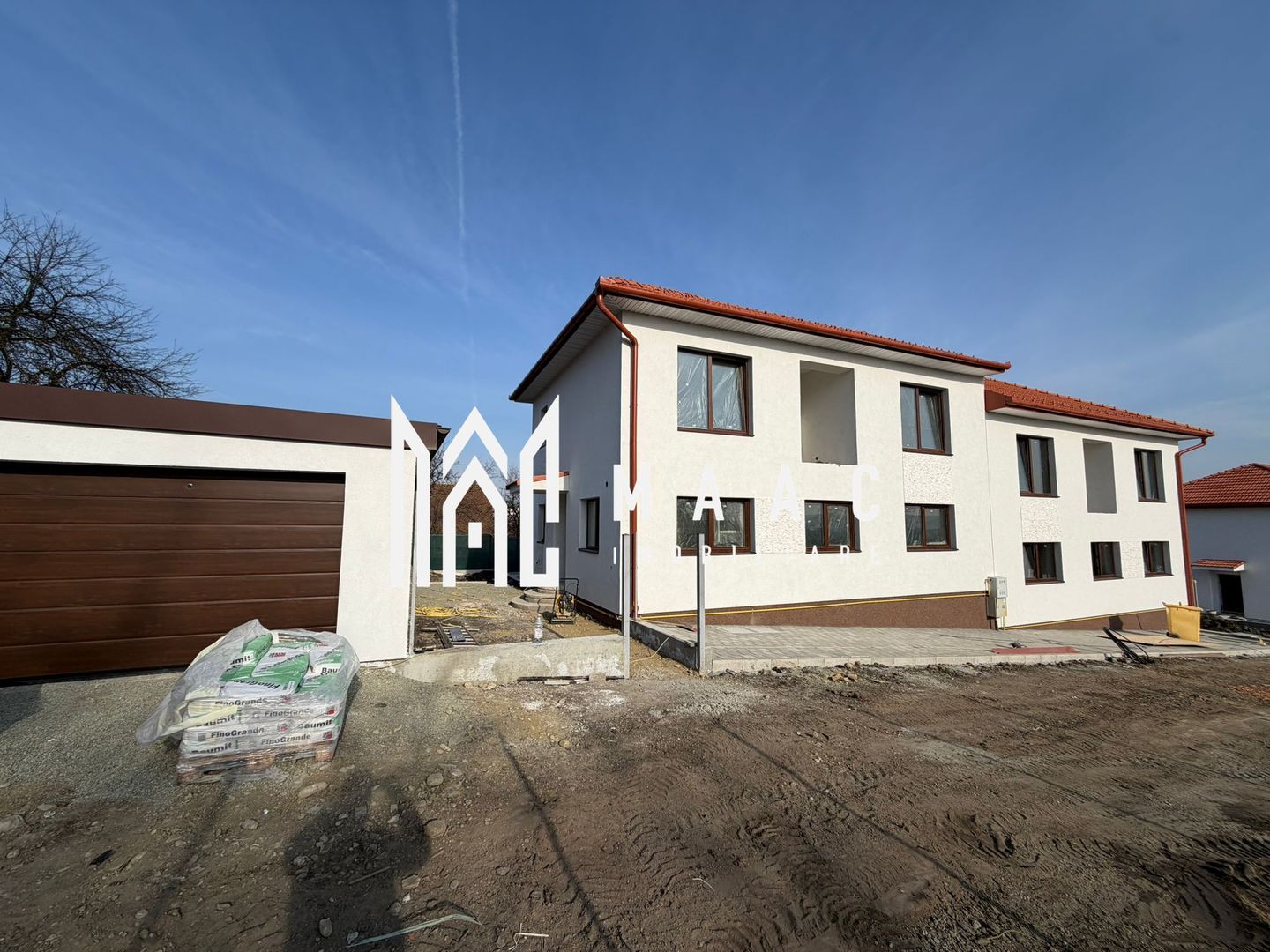 Casă Tip Duplex | 4 Camere | 2 Balcoane | Terasă | Șura Mică - Poză 3