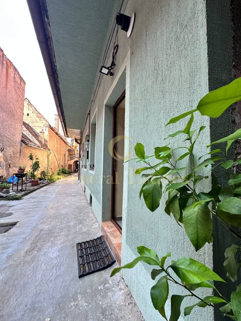 Apartament spre vanzare amplasat la doar 2 minute de Piata Sfatului - Poză 3