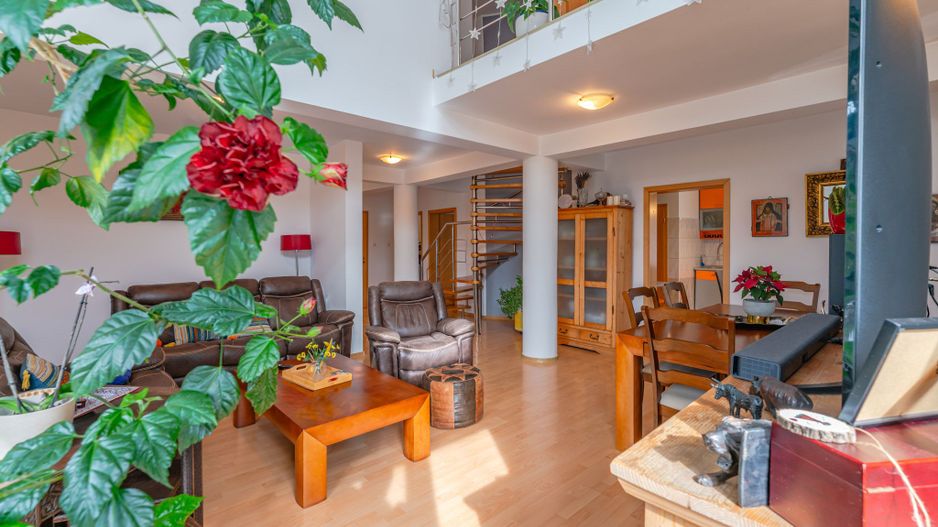 Casă spațioasă pentru familie în Hărman: 5 camere, 670 mp teren - Poză 5