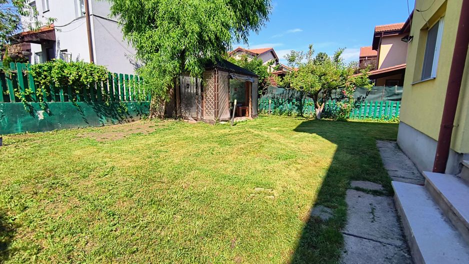 Vila Complex The CLASS,- rond OMV Pipera- curte - garaj - Poză 2