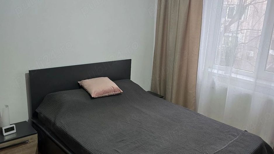 Apartamete 3 camere, decomandat, 2 bai. Zona Panselelor. - Poză 3