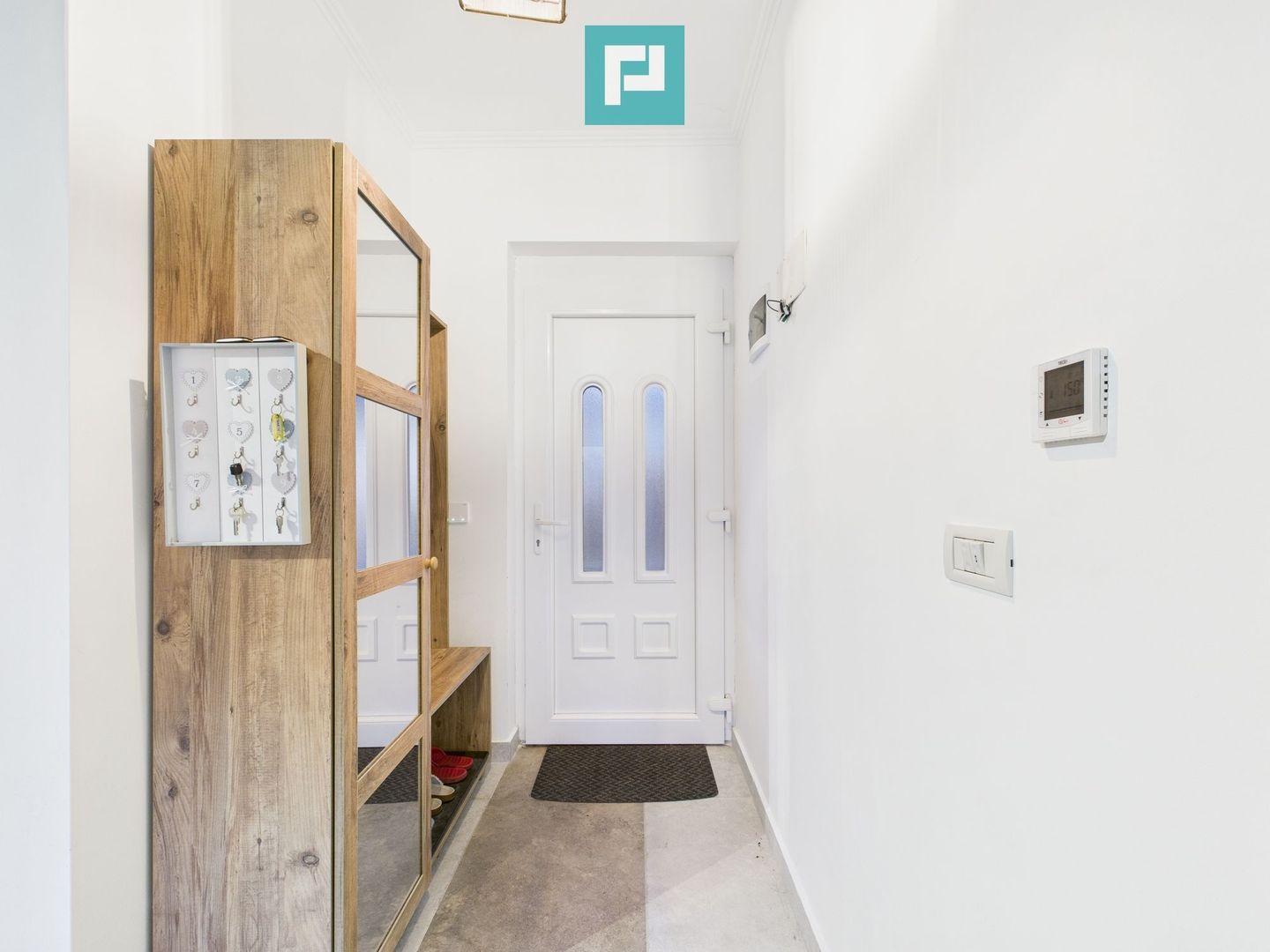 Casă cu 4 camere în Dumbrăvița, langă pădure - Poză 4