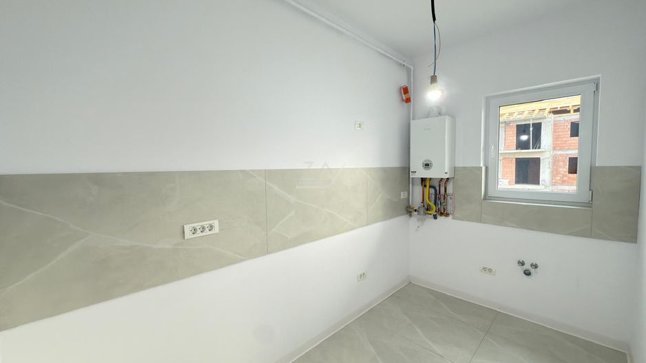 Asfalt. Loc de parcare. Etaj 1. - Poză 4