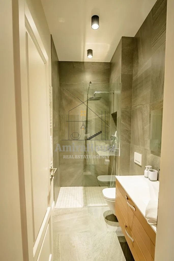 Doua apartamente de 49 mp si 46 mp, finisate, cladire istorica, str R Ferdinand - Poză 14