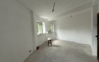 Casa rexeptionata in 2025 singura in curte - Poză 10
