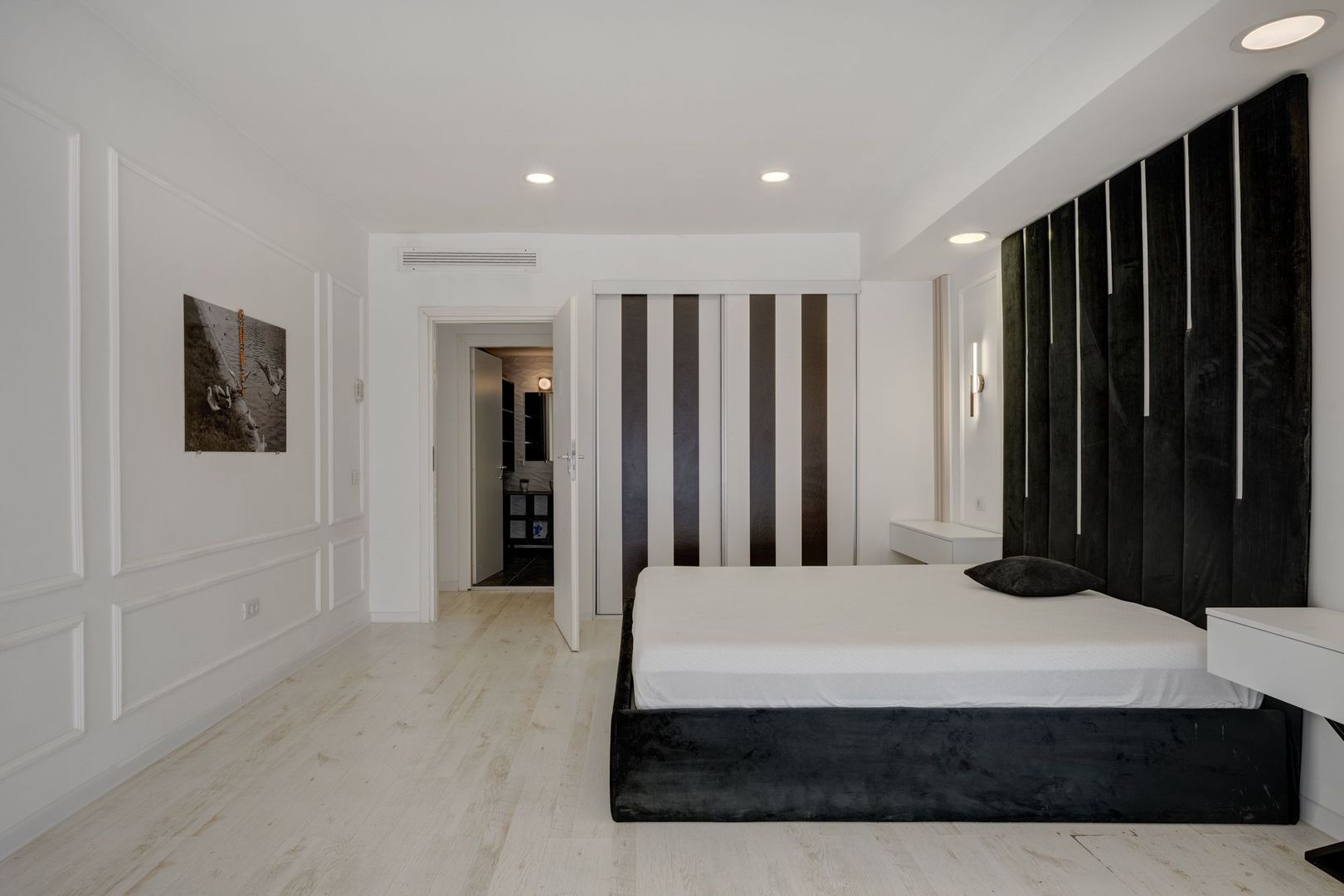 Apartament 3 camere superb si curte proprie Parc Herastrau - Poză 14