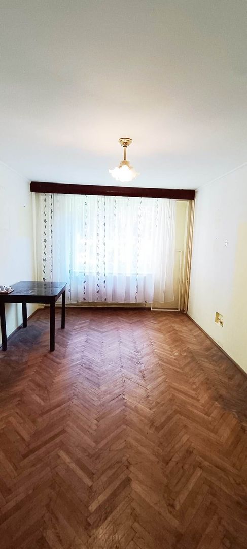 Apartament circular in cartierul astra - Poză 1