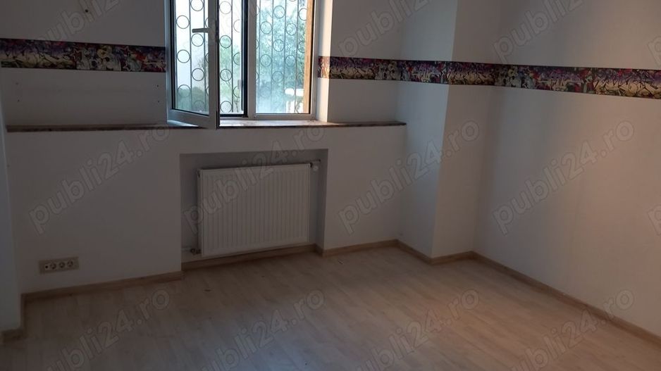 Vand apartament 3 camere - Poză 2