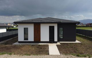 Casă/Vilă cu 4 camere de vânzare - Sampetru, zona Dealul Lempes - Poză 2