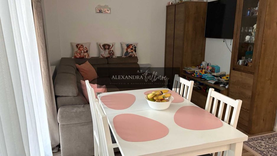 Apartament 3 camere, 2 balcoane, etaj intermediar - Poză 3