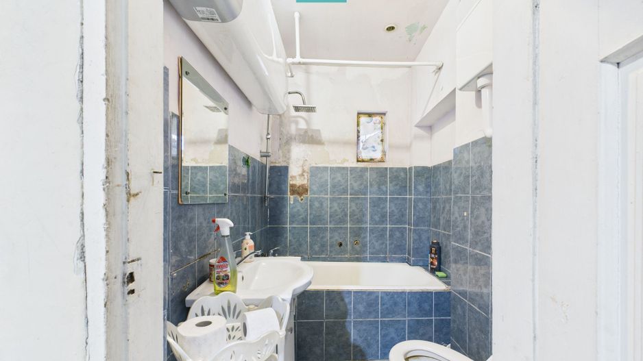 Casă individuală cu anexă în Vaicu - Poză 10