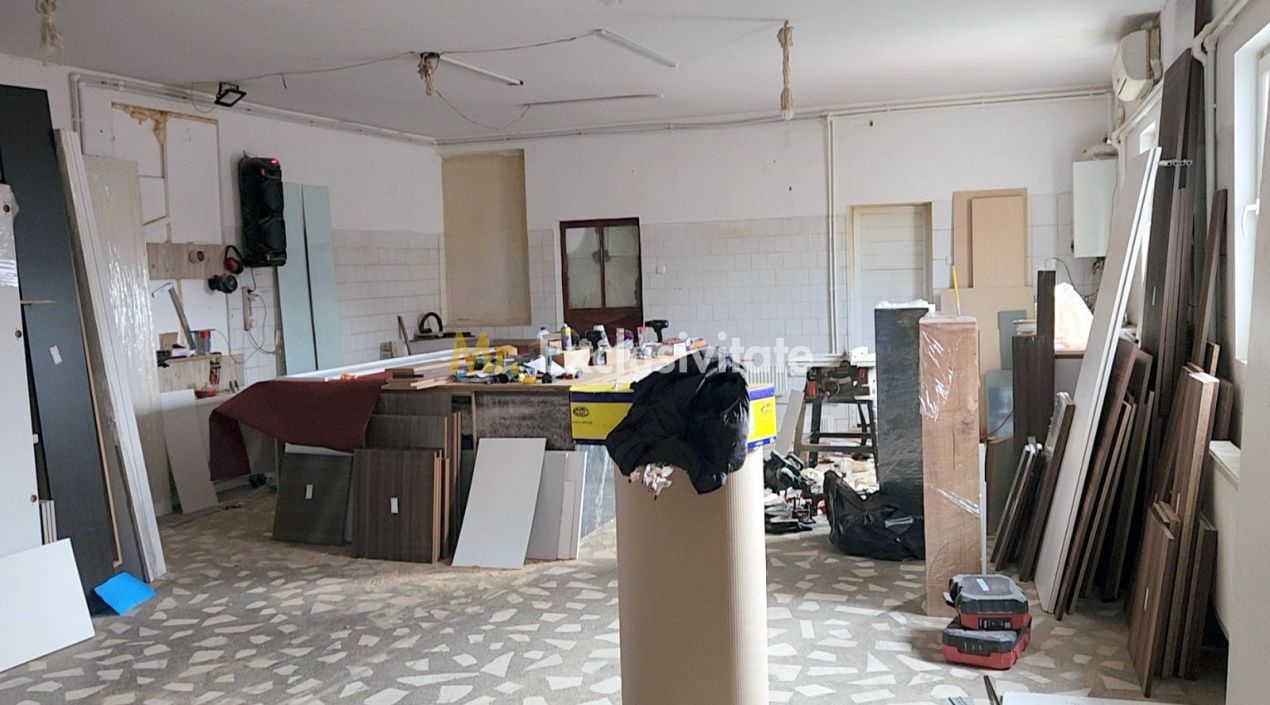 Vila 290mp + 4 spatii comerciale/chiriasi /depozitare, teren 1401 mp, acces DN1 - Poză 20