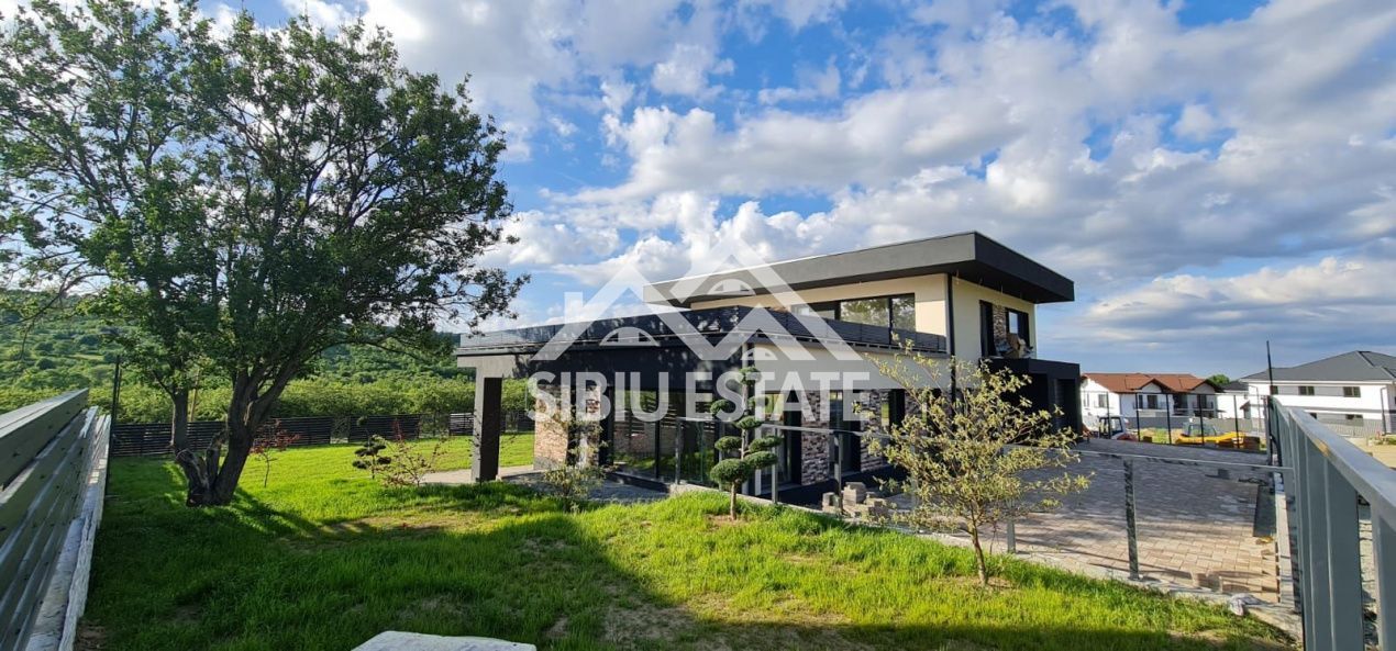 Casa Sibiu Cisnadioara, garaj, piscina, terase panoramice - Poză 1