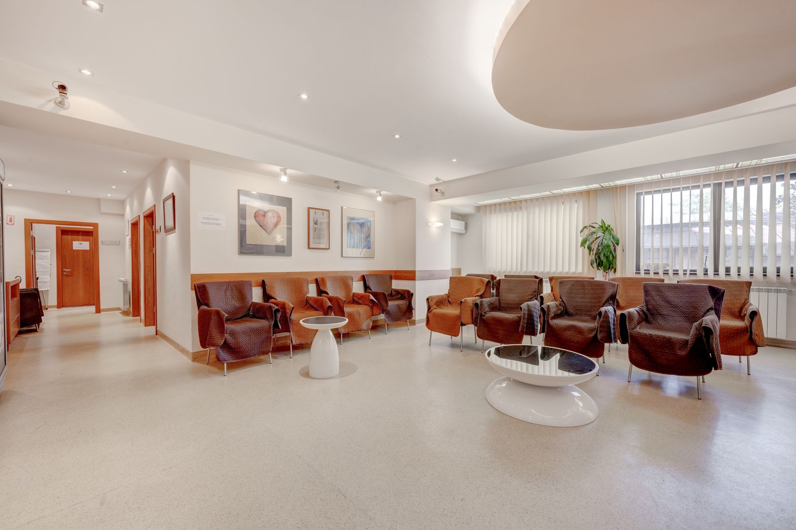 APARTAMENT CU UTILIZARE MEDICALA | OFFICE | REZIDENTIAL | DOROBANTI - Poză 9