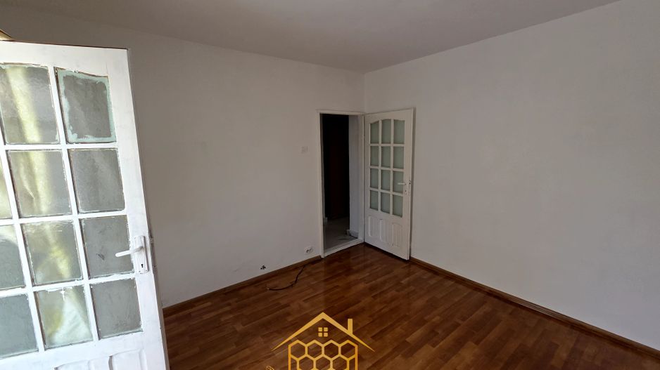 Apartament 3 Camere Decomandat - Spatios - in Zona 1 Mai - Poză 9