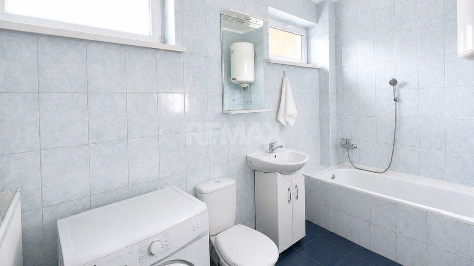 Casă generoasă cu 2 Nivele și confort modern – 10 Ari, Băcioi (sat Frumușica) - Poză 9