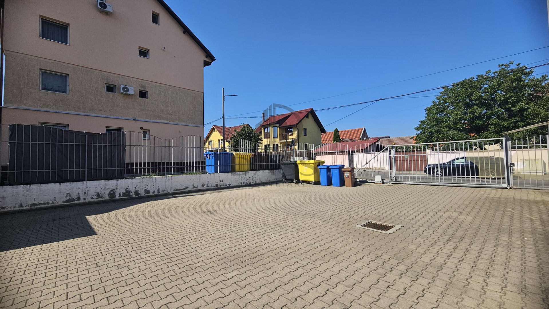 Apartament de inchiriat 6 camere 179 mp Etaj 2 + mansardă - Poză 11