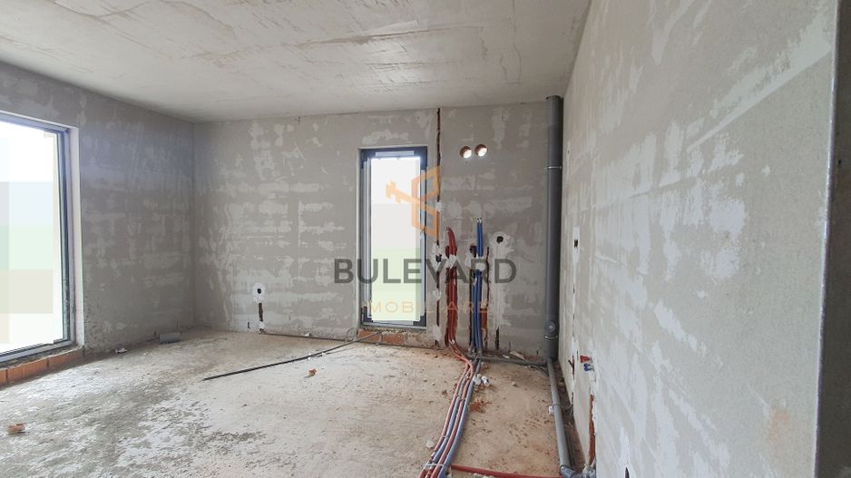 Apartament cu 3 camere zona strazii Eroilor! - Poză 2