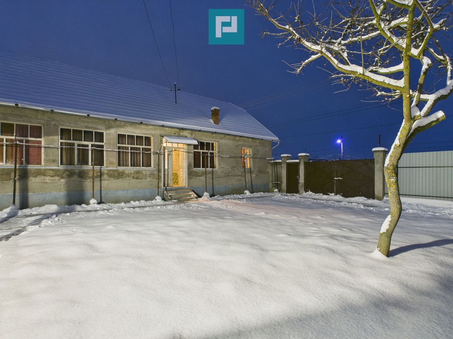 Casă  cu 2 corpuri total 4 camere în Nădab - Poză 12