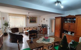 Casa cu 1064 mp teren, ideala pentru pensiune - Poză 7